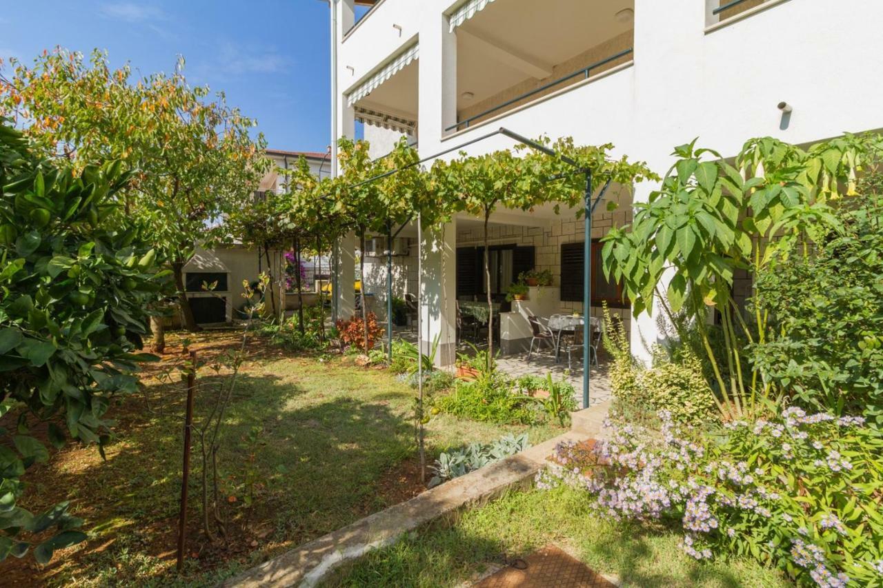 Apartments Perka near beach Pula Bagian luar foto